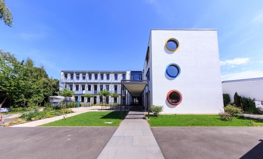 Schulen Architektur Eingang Rundfenster