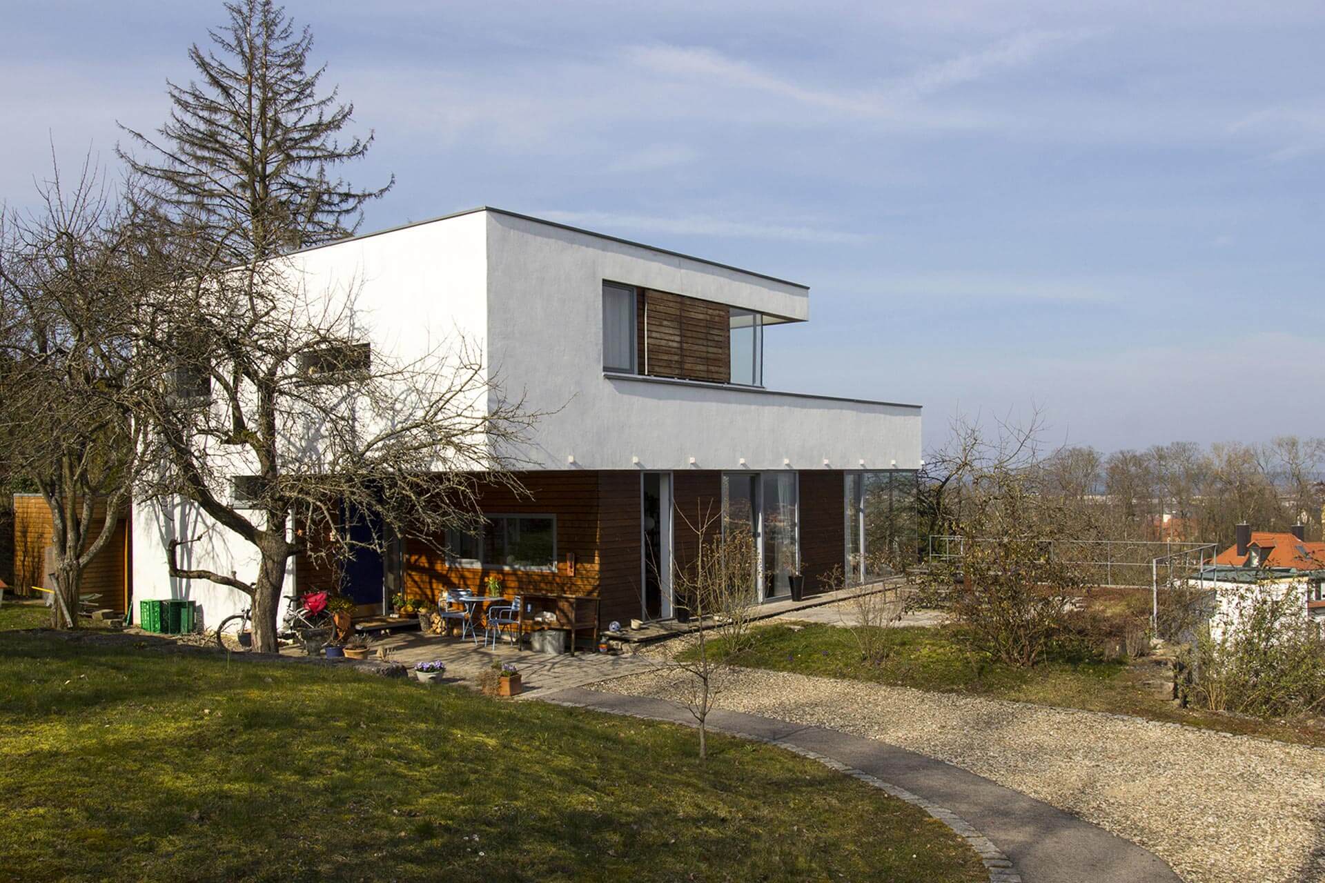 Einfamilienhaus mit Blick auf die Stadt