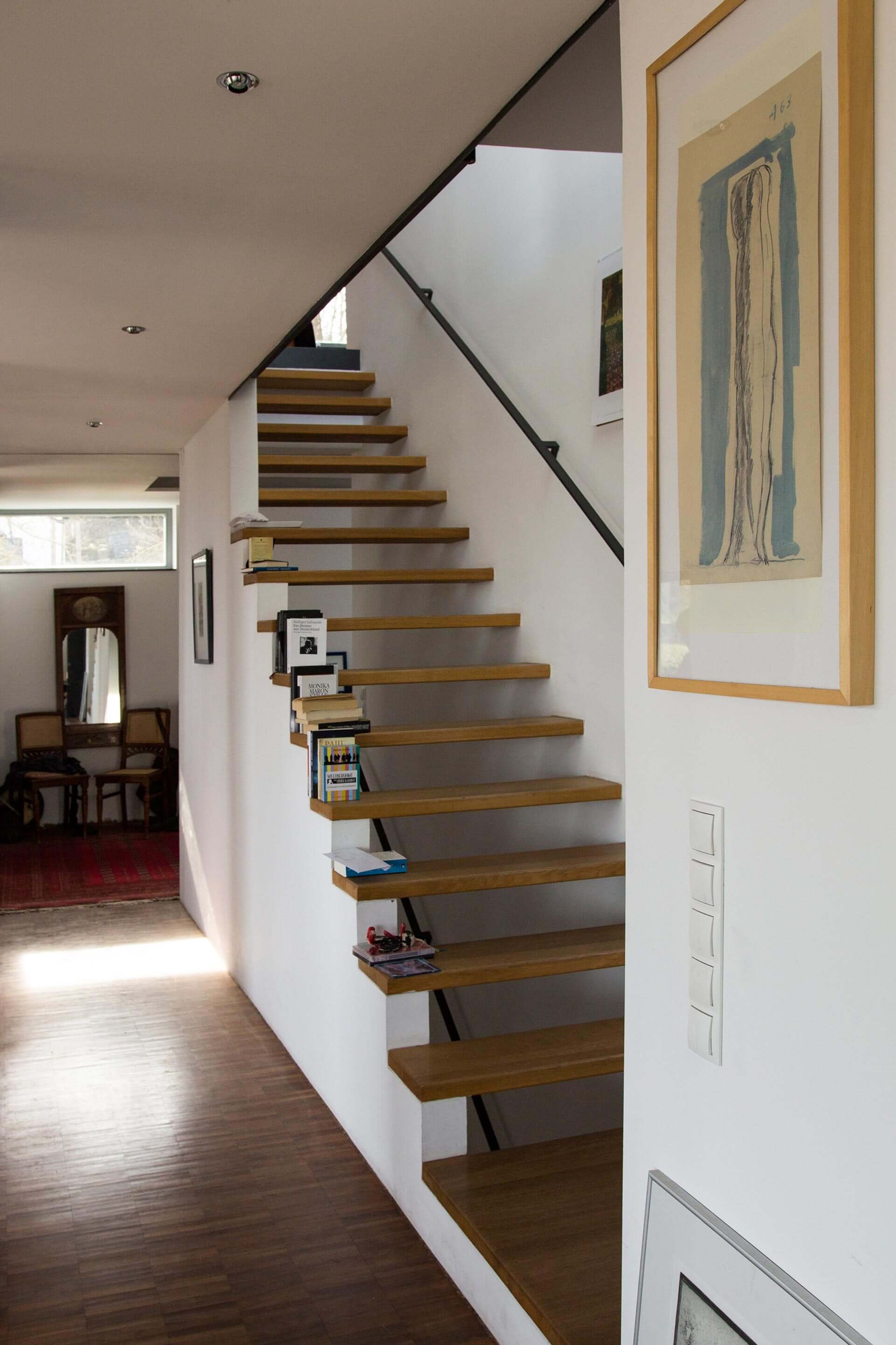 Treppe im modernen Einfamilienhaus